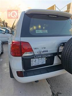 تۆیۆتا لاند کروزەر
